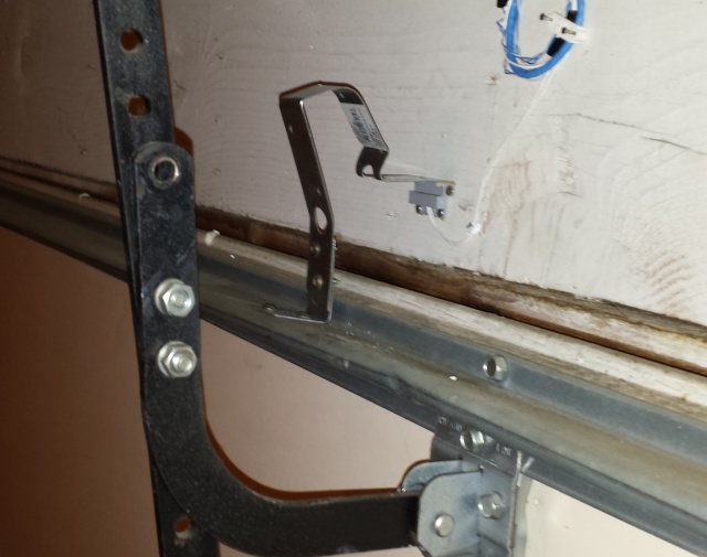 garage_sensor.jpg